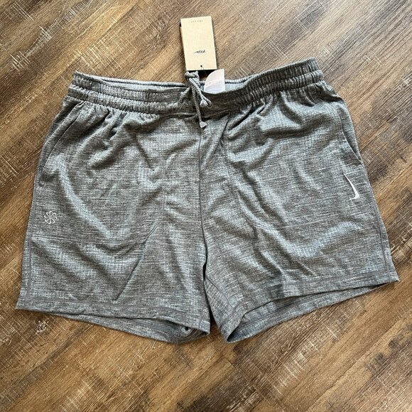 Nike Yoga Shorts Size XL Mens Cool Grey Dri Fit 5" Unlined Training